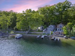 215 Ora Rd, Oxford, MI 48371