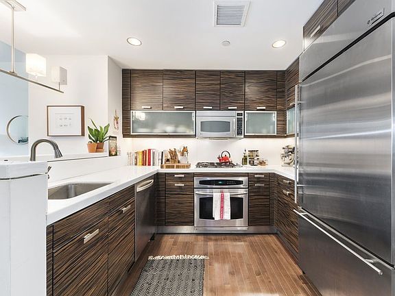5th image of 225 E 34th St APT 20D