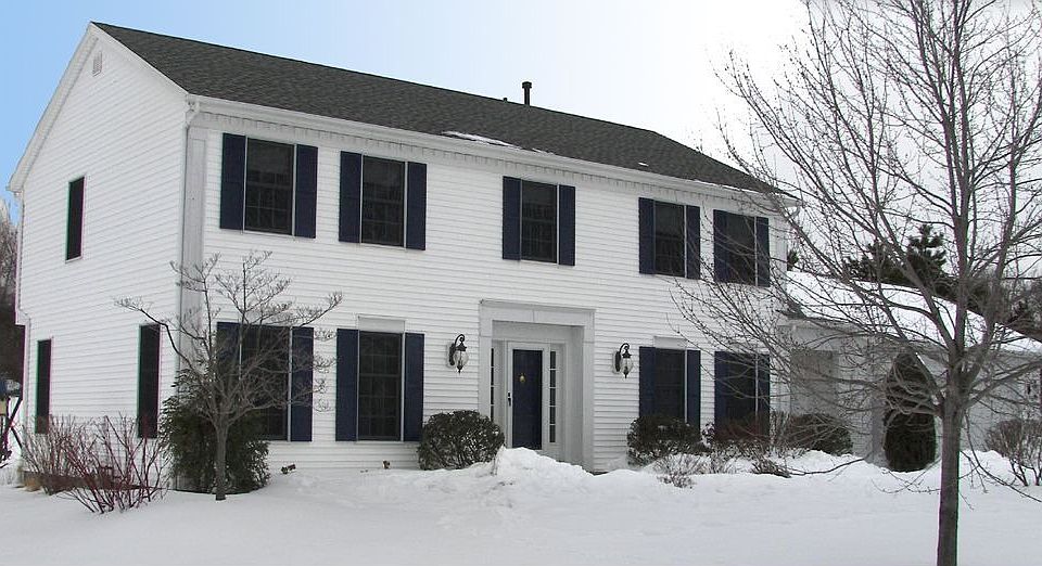 1st image of 12 Turnberry Ln