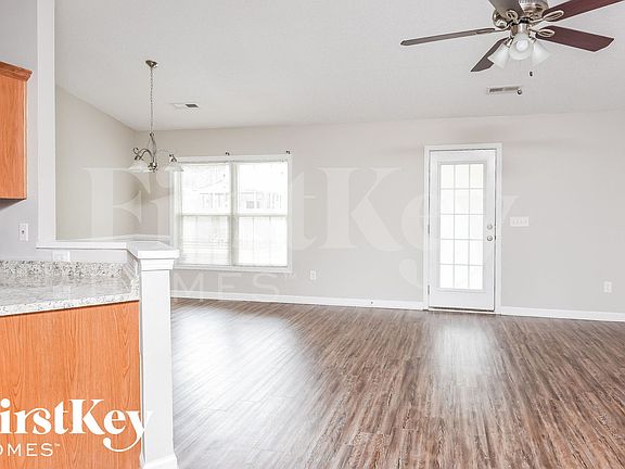 3rd image of 435 Stephanie Dr