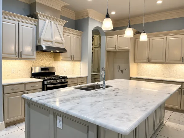 337 Lucille St, Irving, TX 75060