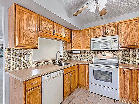 4th image of 7642 Tahiti Ln APT 101
