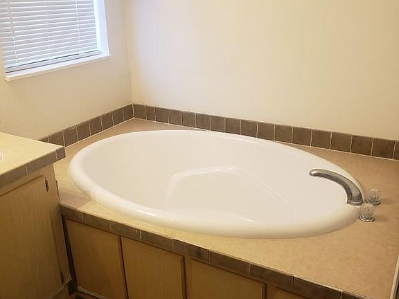 3rd image of 3710 S Cushman Ave