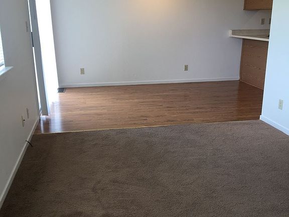 4th image of 4738 Oak St APT 3