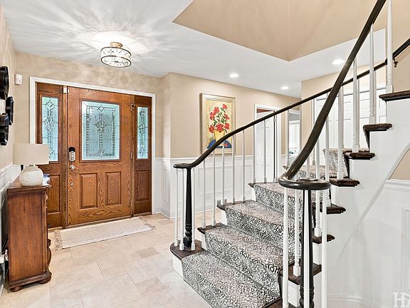 4th image of 4000 Picardy Dr