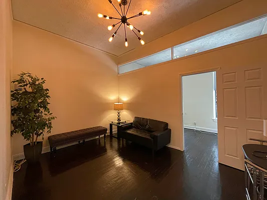 Rented by Bond New York | media 6