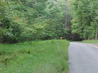 Deep Hollow Ln, Dingmans Ferry, PA 18328