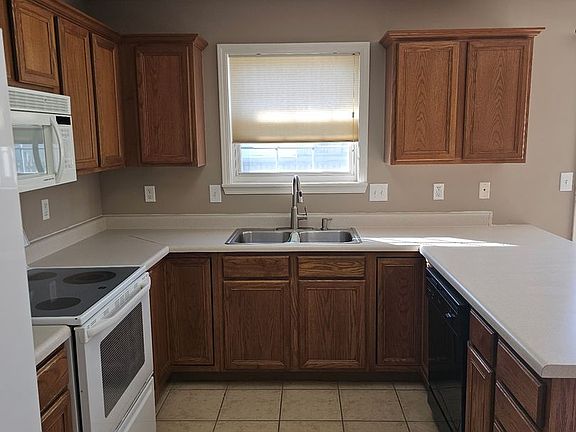 2nd image of 800 Ames Dr