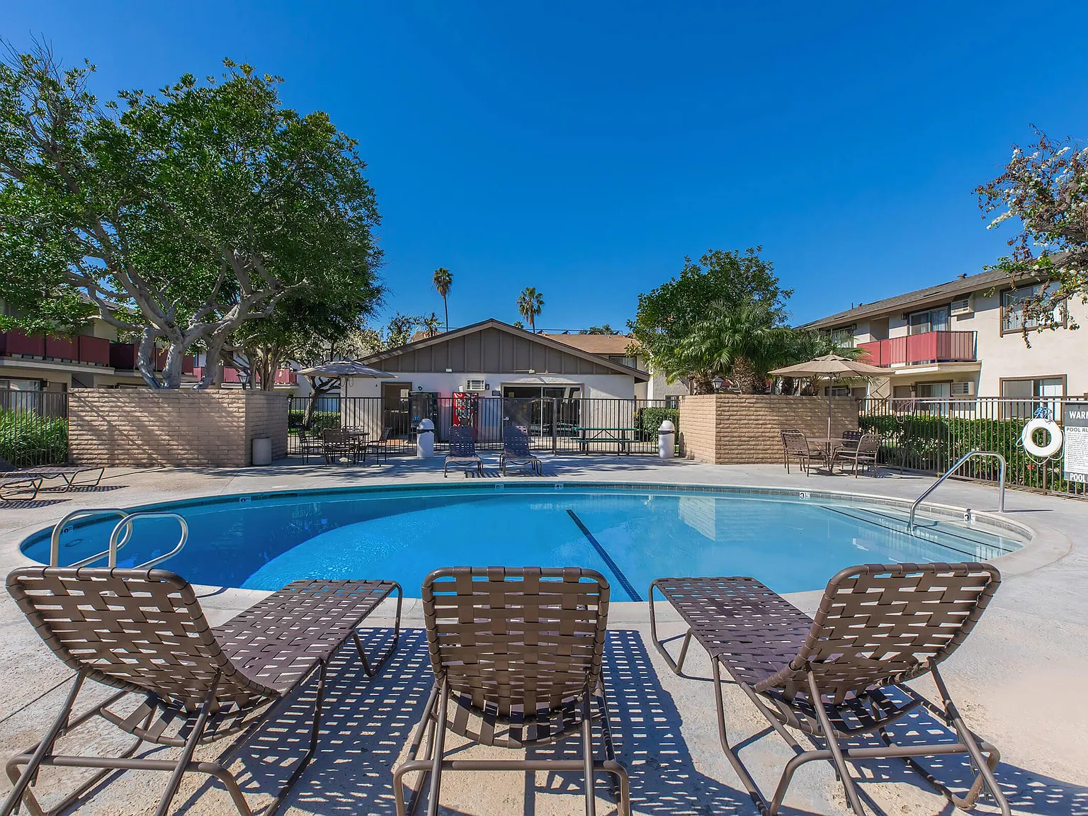Del Amo Apartment Homes — Photo 3