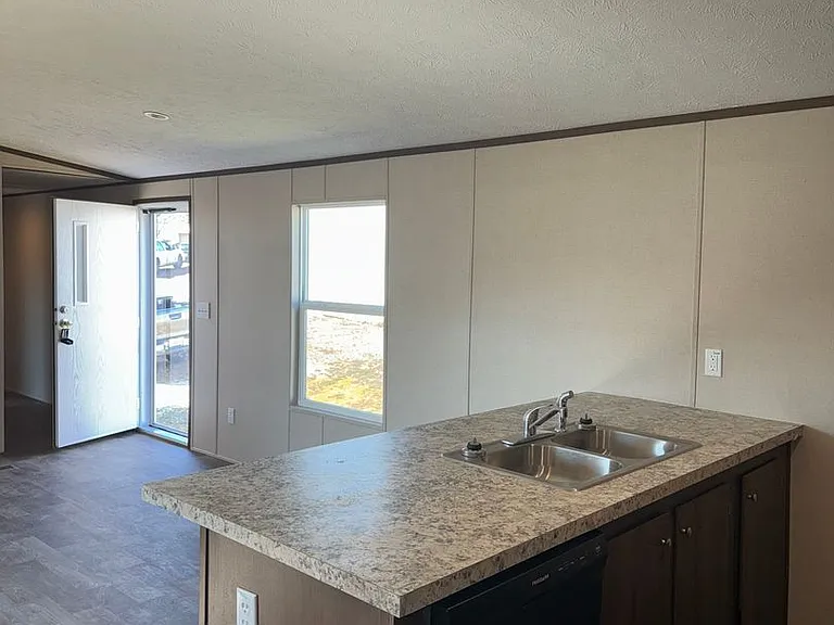 1007 Alexandria Rd SW #27 — Photo 2