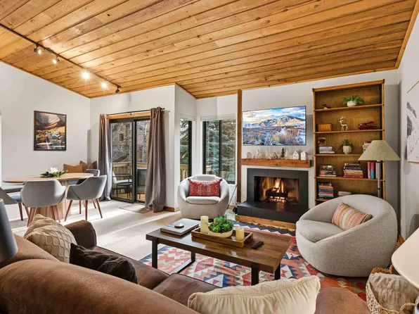 2660 Ridge Ln, Sun Valley, ID 83353