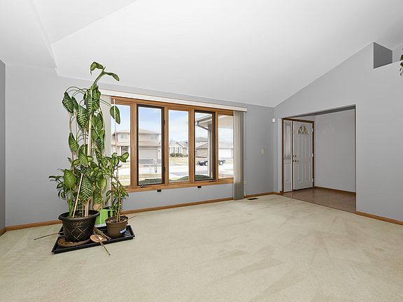 5th image of 18018 Poplar Ln