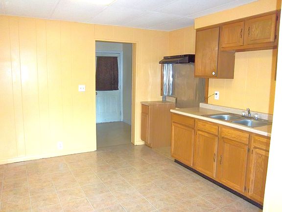 5th image of 1038 Clifton St