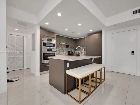 7825 NW 107th Ave APT 507, Doral, FL 33178
