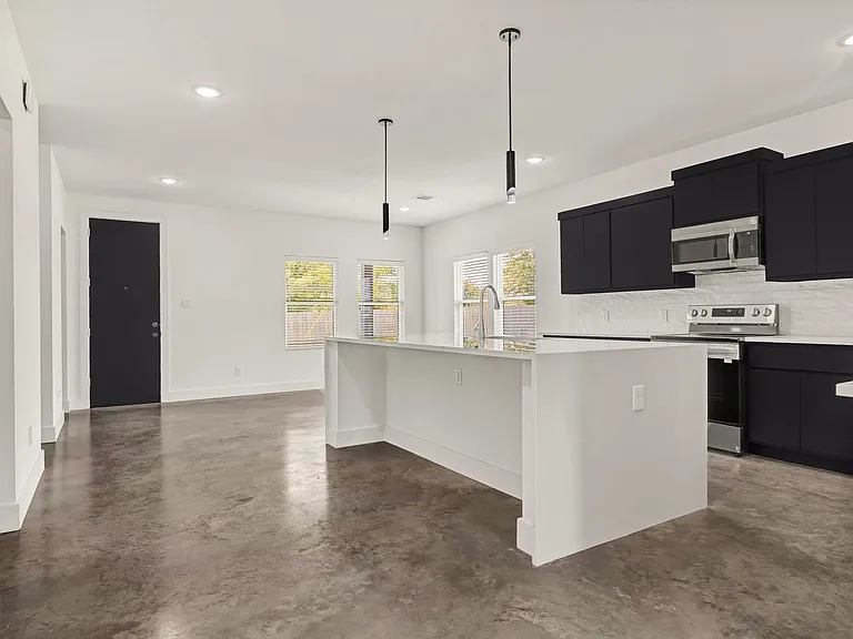 3003 Alpha Wolf Ct — Photo 6