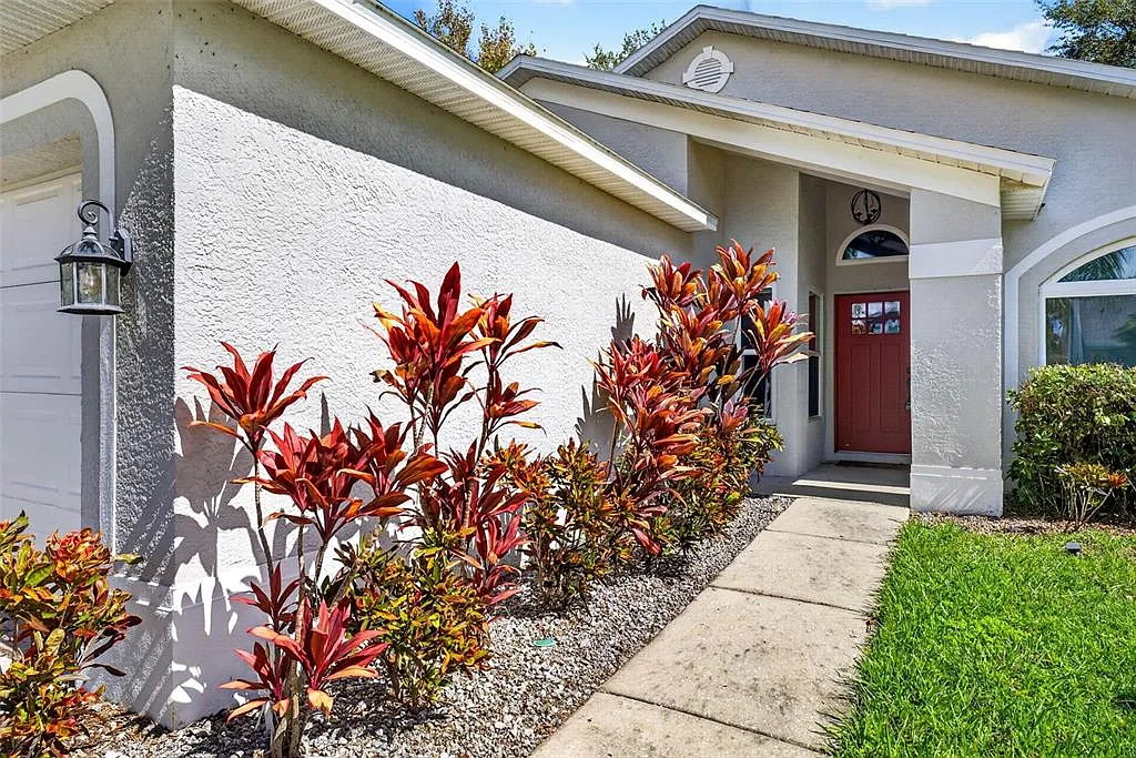3 bed, 2.0 bath, 1419 sqft, $2,900 — Photo 2
