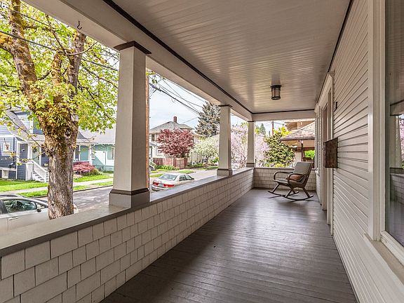 2nd image of 1230 SE 32nd Pl