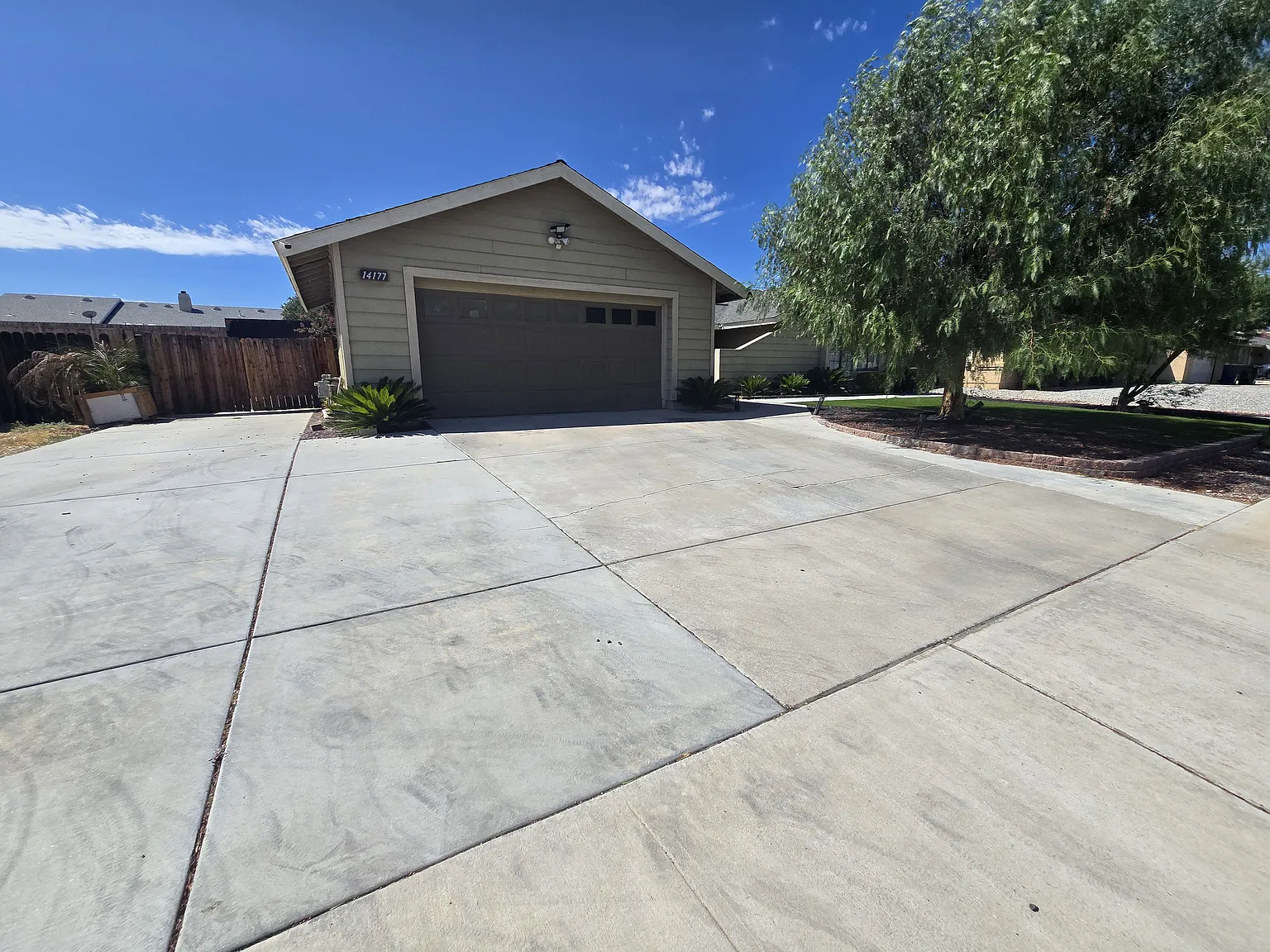 4 bed, 1829 sqft, $2,900 — Photo 2
