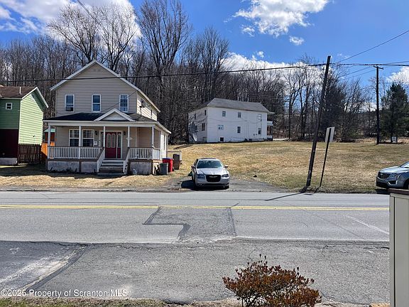 4th image of 190 Belmont St