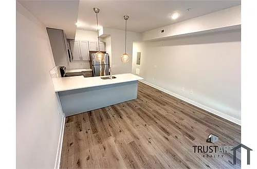 2127 N Front St #2 Photo 1