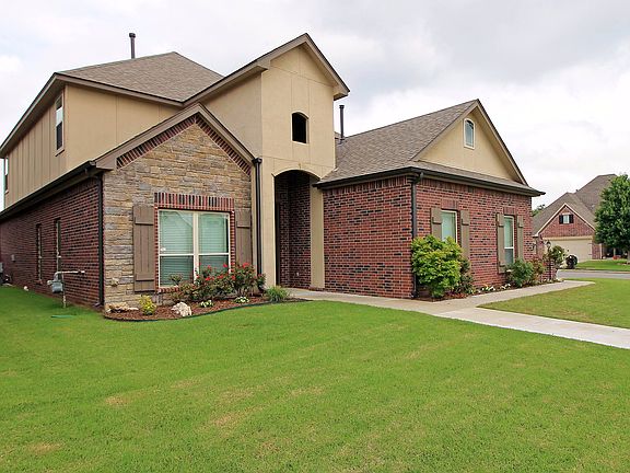 LARGE YARD ON CORNER LOT