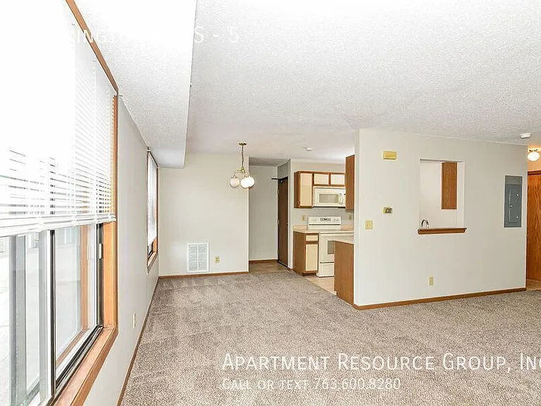 3520 Lexington Ave #5 — Photo 4
