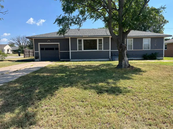 338 N 11th St, Wakeeney, KS 67672