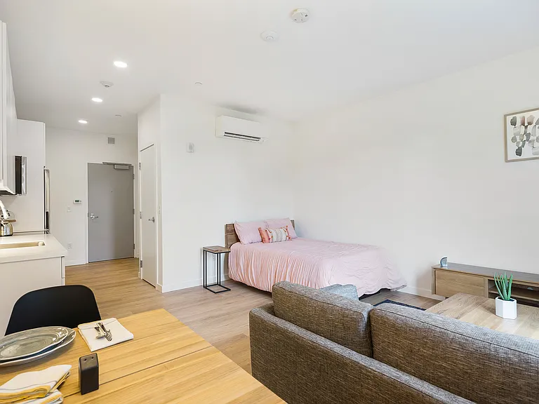 One East Pleasant — Photo 10