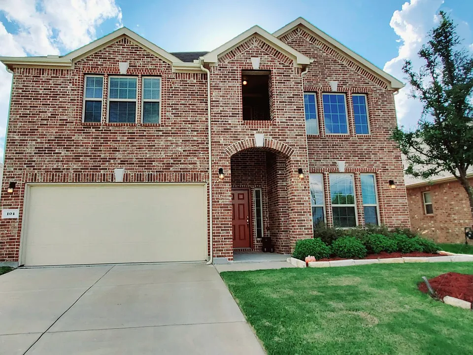 104 Rustic Oak Ln