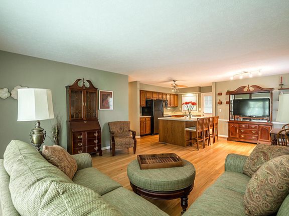 5th image of 2902 Butler Ct