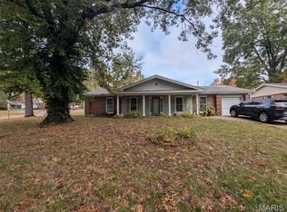 1315 Hendrick Dr, Saint Louis, MO 63135