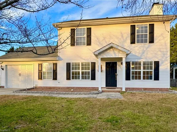 1205 Birch Hill Dr, Kernersville, NC 27284