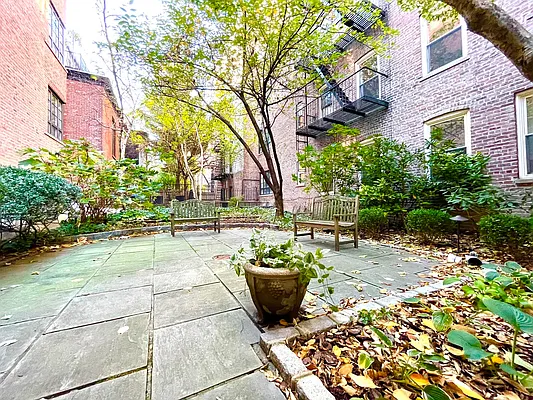 Rented by R New York | media 8