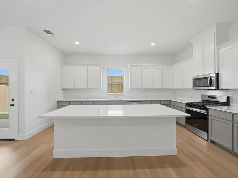 332 Chestnut St — Photo 9