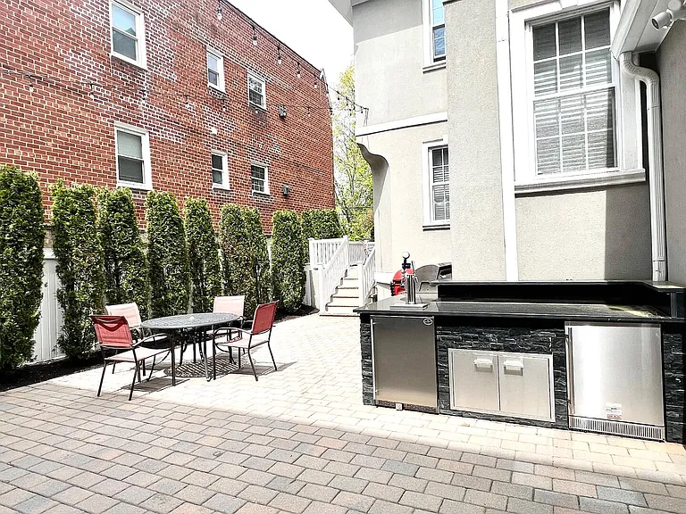 43rd Ave — Photo 27