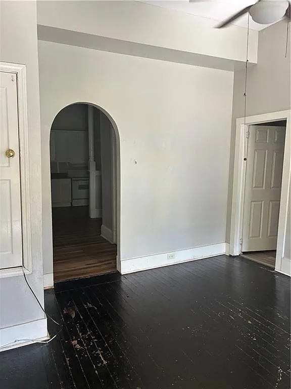 2 bed, 1.0 bath, 3069 sqft, $950 — Photo 4