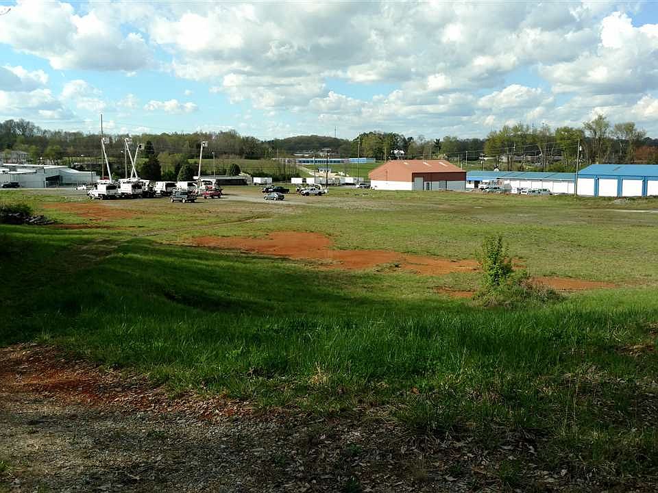 1st image of 3738 E Morris Blvd