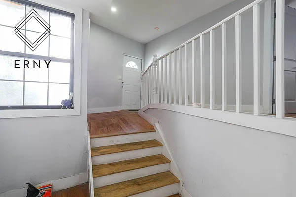 Rented by ERNY LLC | media 7