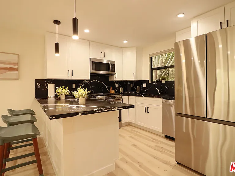 918 N San Vicente Blvd #E — Photo 5