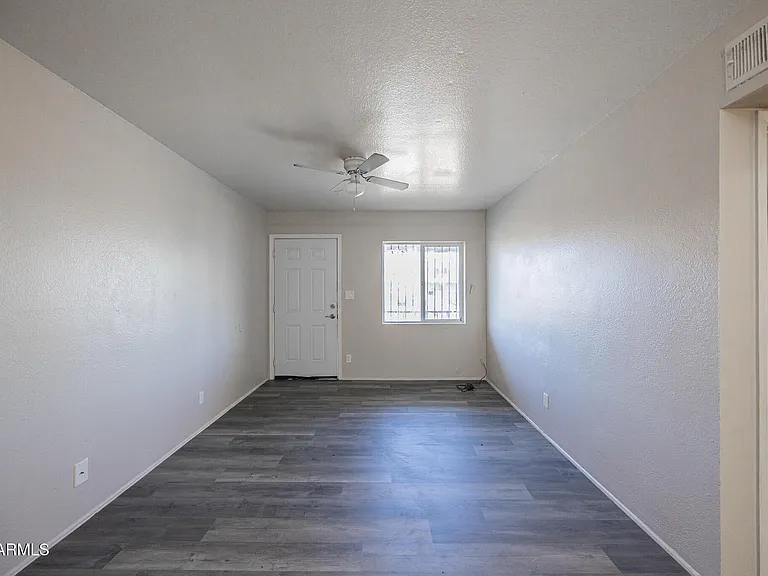 1703 W Mountain View Rd #14 — Photo 8