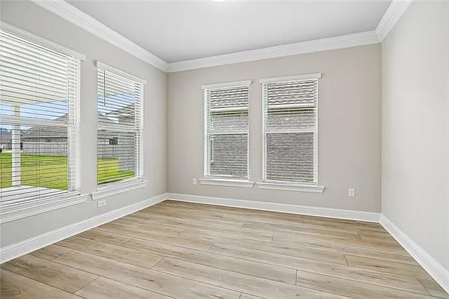 8862 Lyndanne Dr — Photo 5