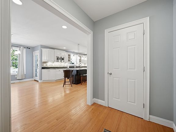 3rd image of 7 Gabriel Court