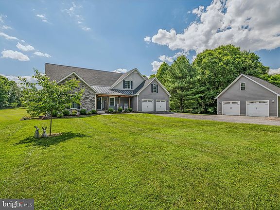 2nd image of 132 Dogwood Manor Dr