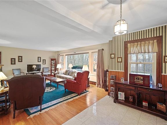 2nd image of 4 Miller Ave