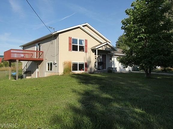 2nd image of 16361 Albrecht Ave NE