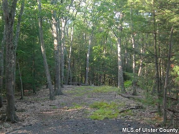 5th image of 134 Rock Ledge Ln