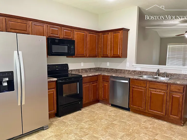 1121 S Apollo Dr — Photo 3