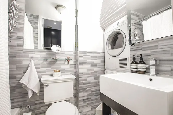 Rented by Avenues Real Estate | media 4