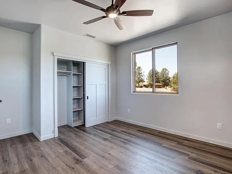 1209 N Horizon Way — Photo 26
