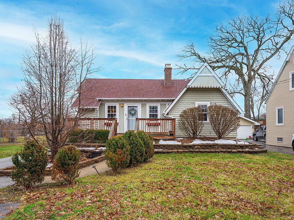 1st image of 271 Oakwood Dr
